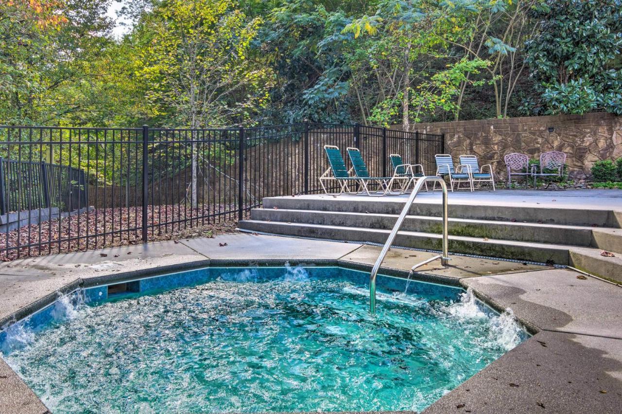 Dog Friendly, Romantic Mtn Getaway Hot Tub Pool Gatlinburg Luaran gambar