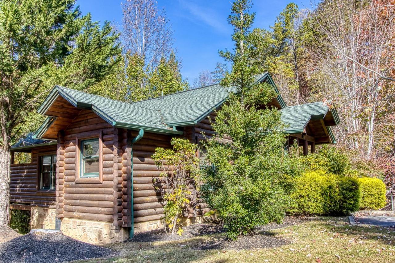 Dog Friendly, Romantic Mtn Getaway Hot Tub Pool Gatlinburg Luaran gambar
