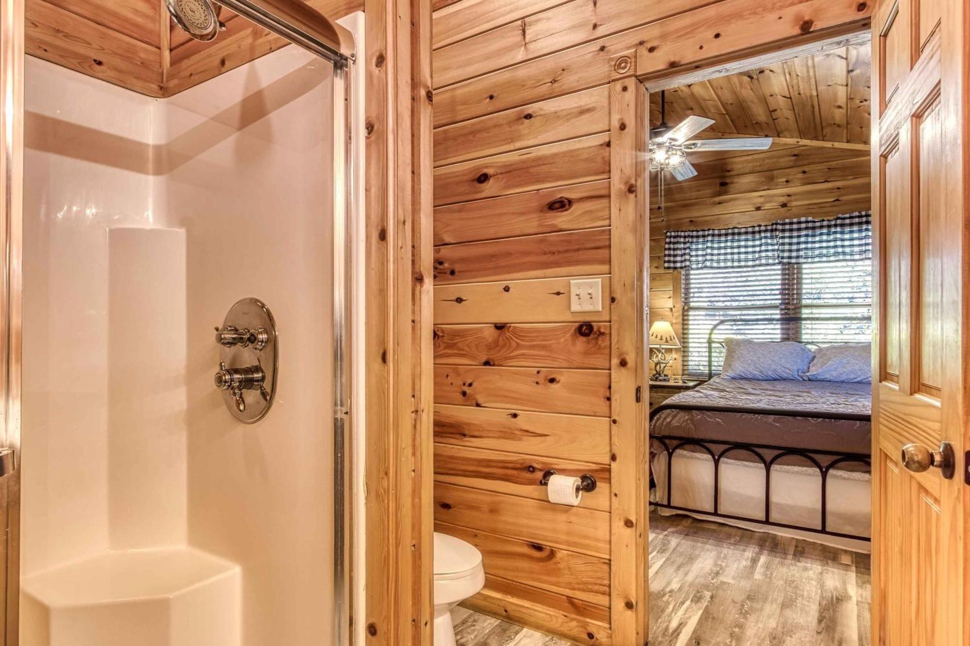 Dog Friendly, Romantic Mtn Getaway Hot Tub Pool Gatlinburg Luaran gambar