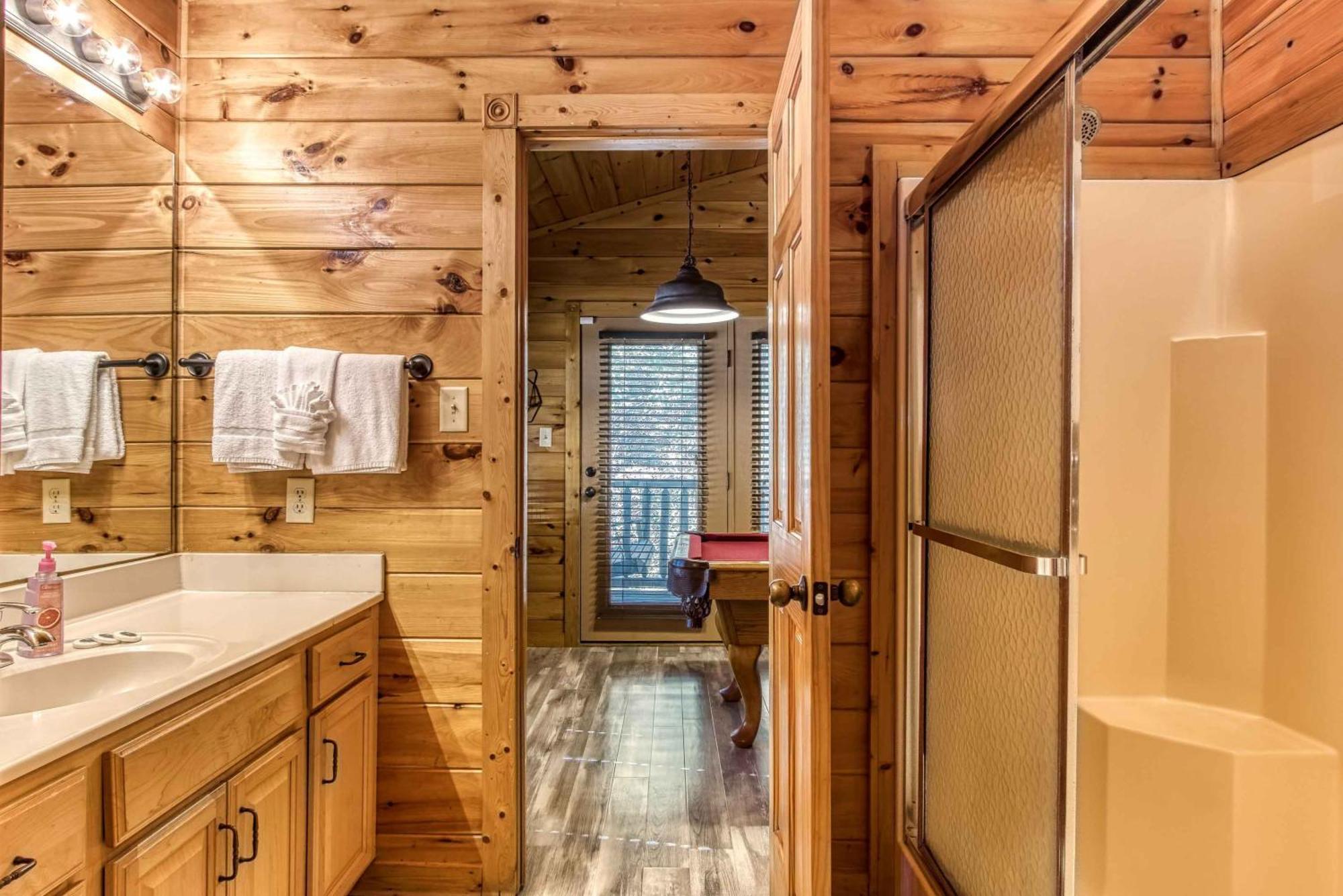 Dog Friendly, Romantic Mtn Getaway Hot Tub Pool Gatlinburg Luaran gambar