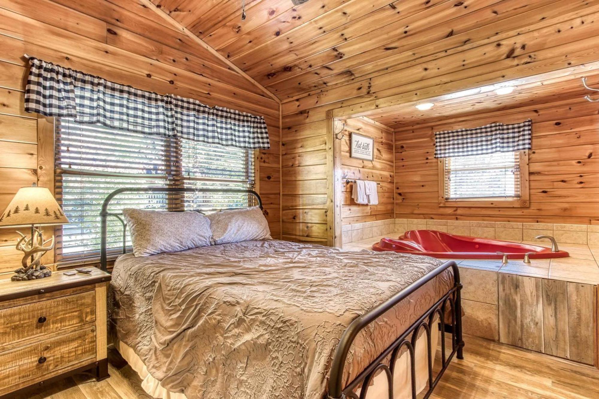 Dog Friendly, Romantic Mtn Getaway Hot Tub Pool Gatlinburg Luaran gambar