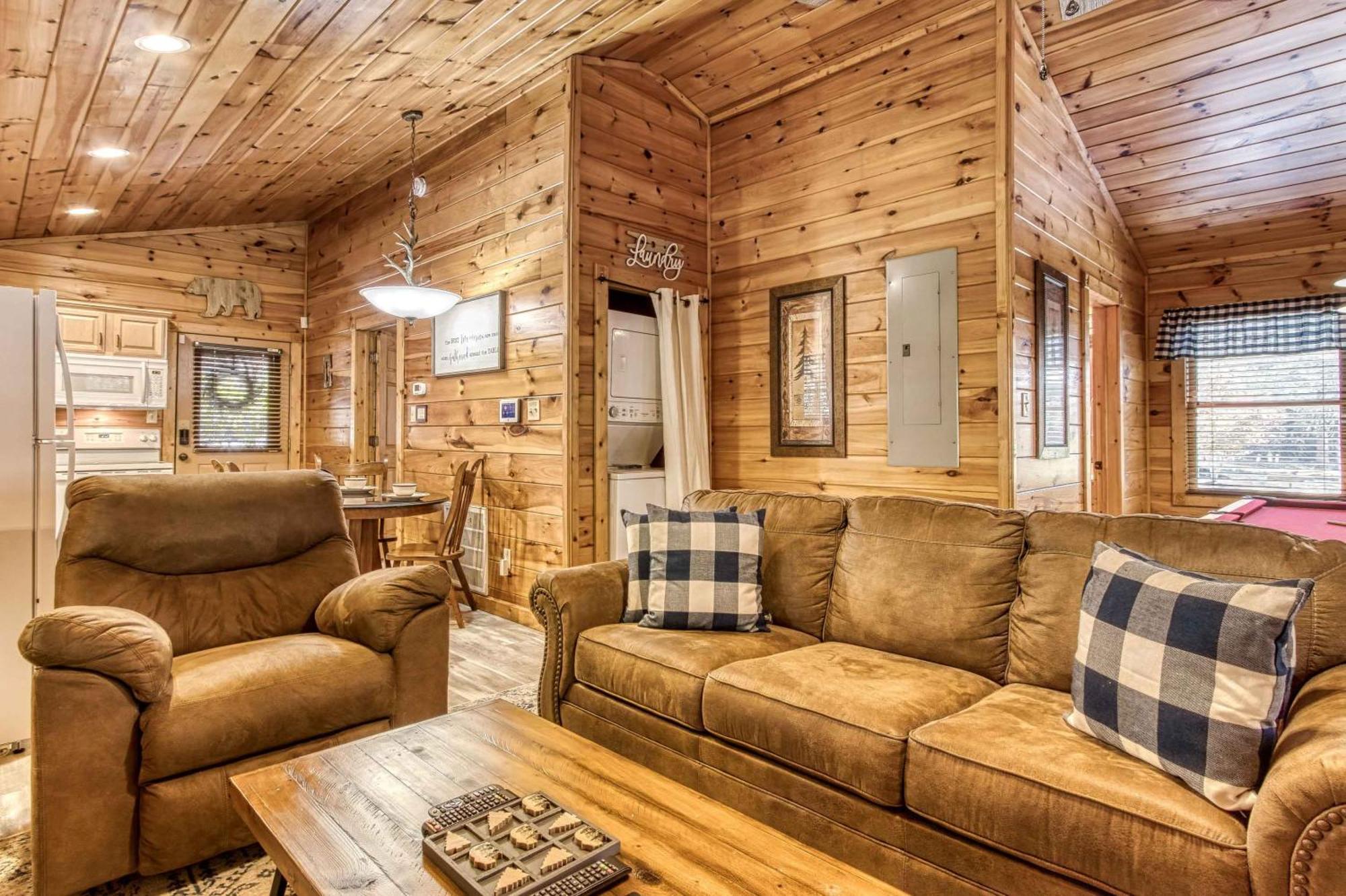 Dog Friendly, Romantic Mtn Getaway Hot Tub Pool Gatlinburg Luaran gambar