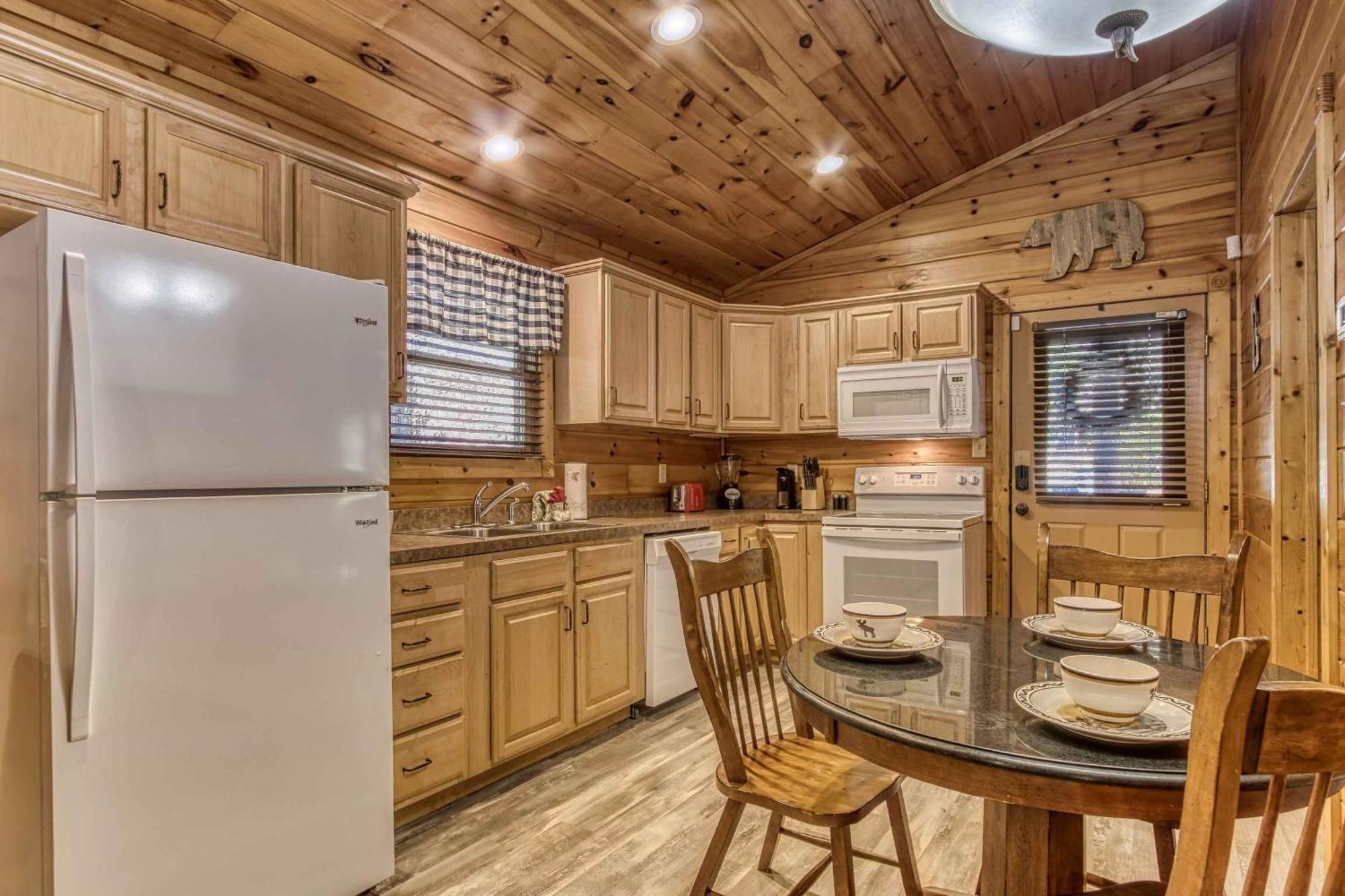 Dog Friendly, Romantic Mtn Getaway Hot Tub Pool Gatlinburg Luaran gambar